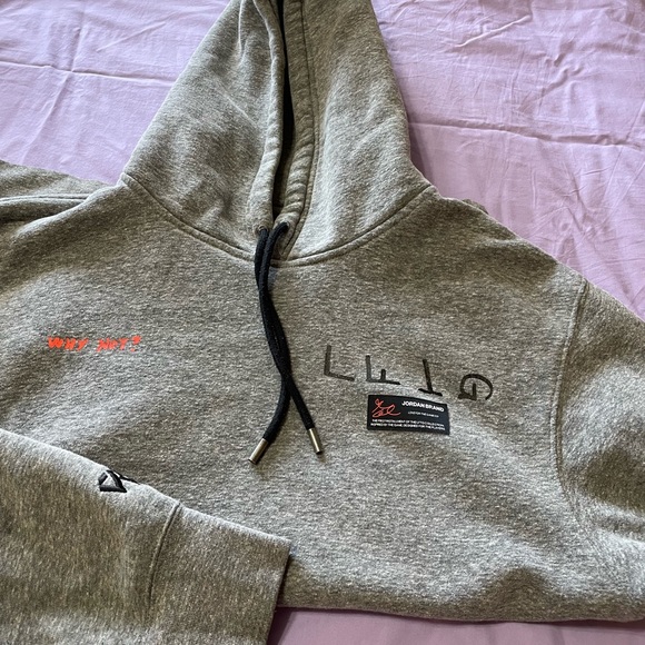 Gray Jordan Hoodie - Picture 5 of 7